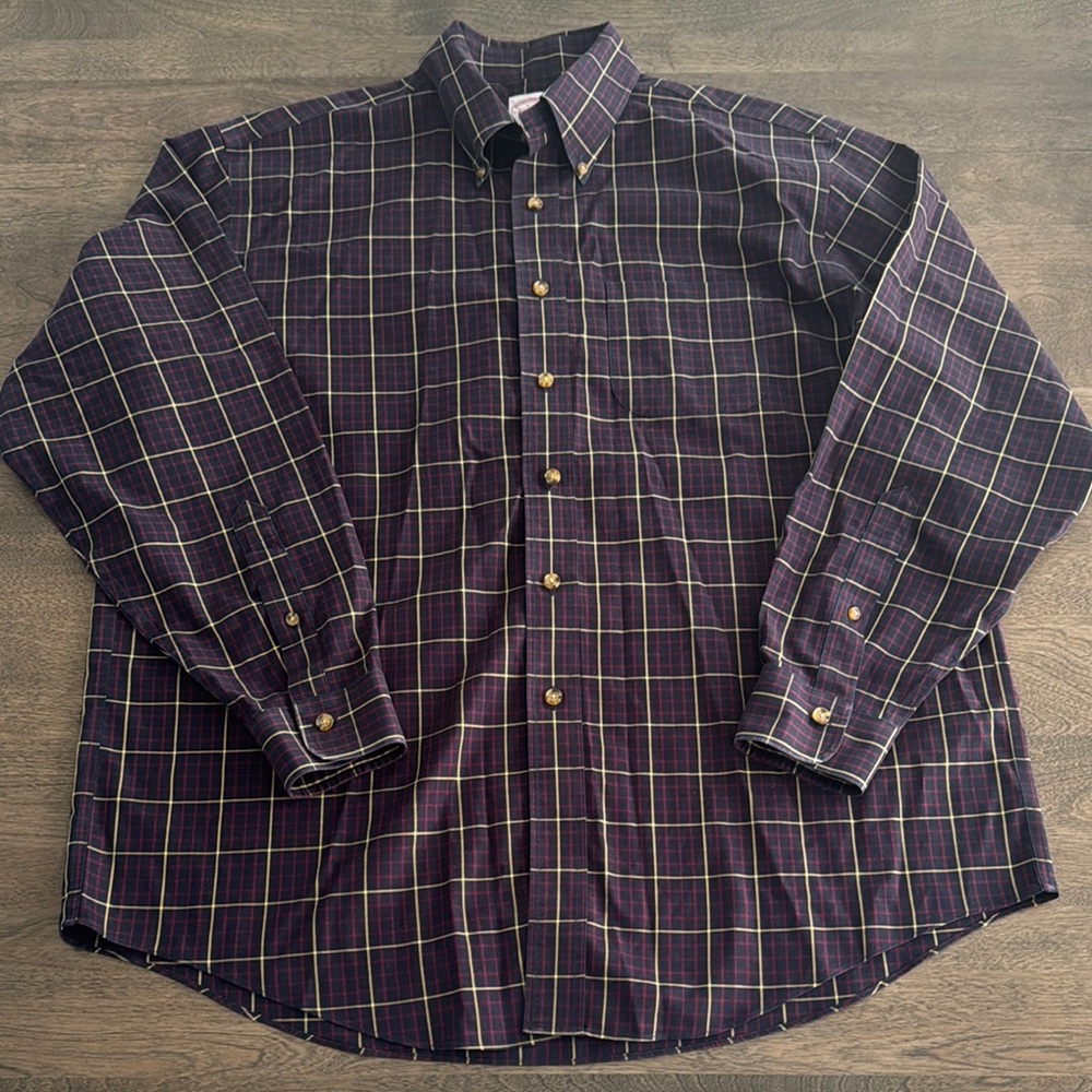 Great condition men’s Brooks Brothers polo long sleeve shirt